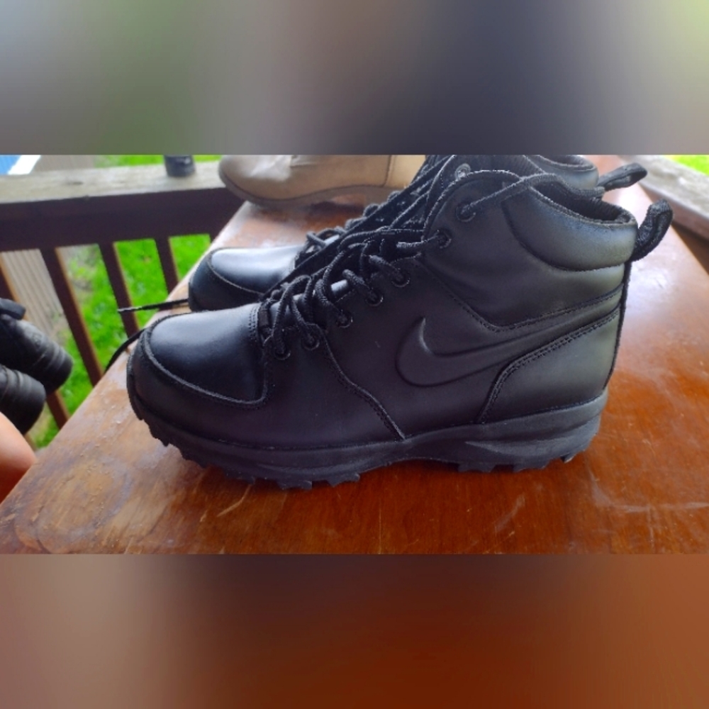 Men's Manoa leather boots